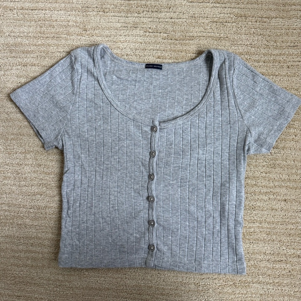 Brandy Melville cropped tee (one size)